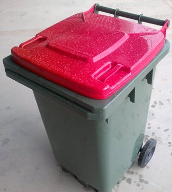 Image of red lid bin